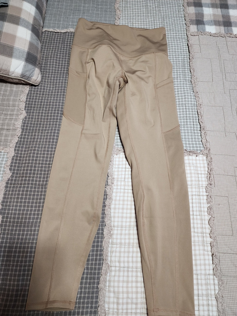 High-Waist Women's Leggings with Side Pockets - Tan